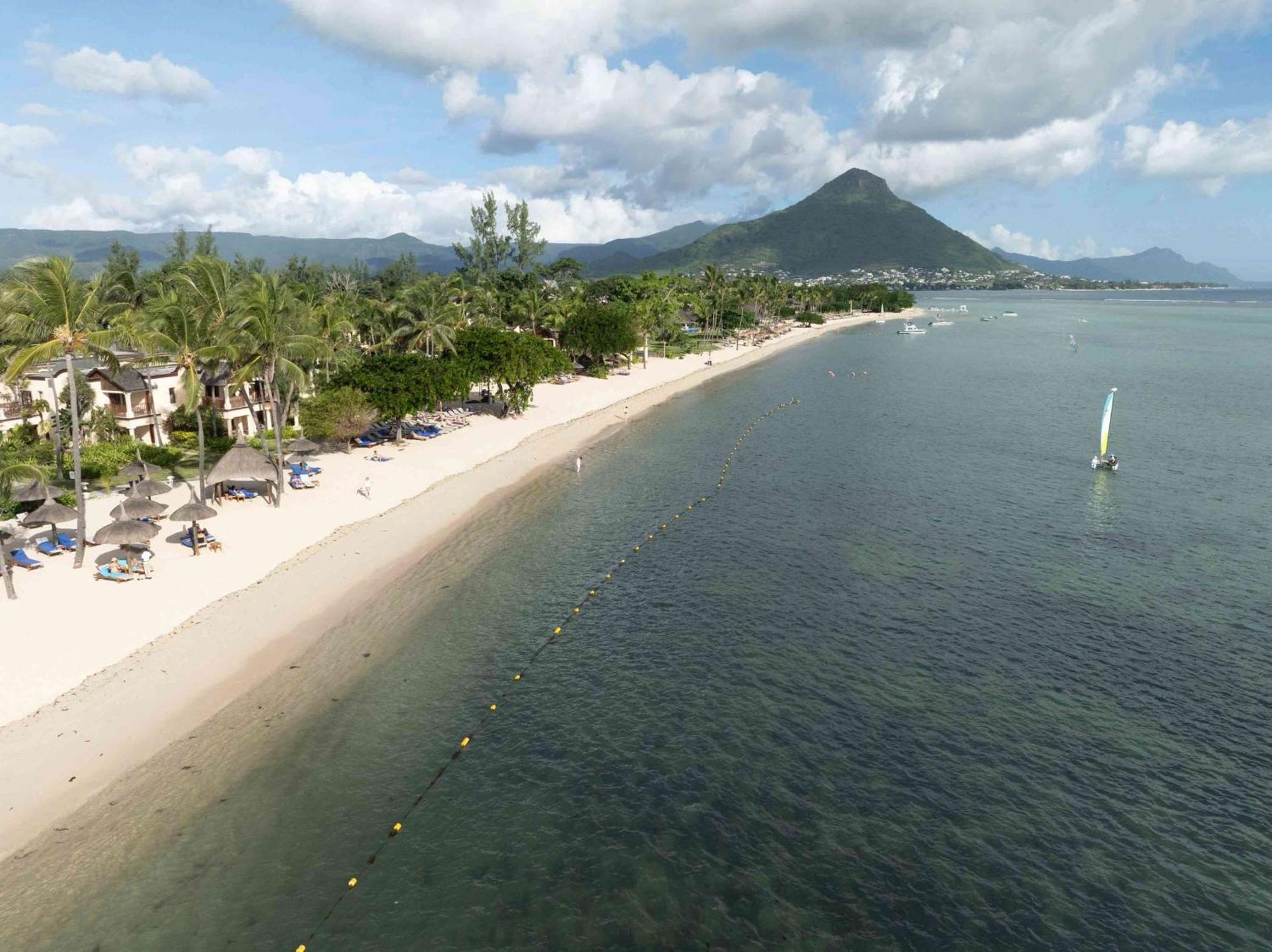 Hilton Mauritius Resort & Spa Flic en Flac Exterior photo